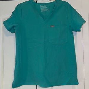 Figs Women’s Catarina One Pocket Scrub Top Small - Surgical Green